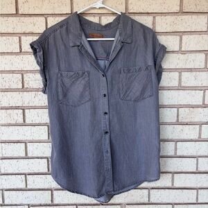 Jachs Girlfriend grey demin top short sleeve. Never worn